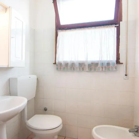 Spacious In With Terrace Apartment *
