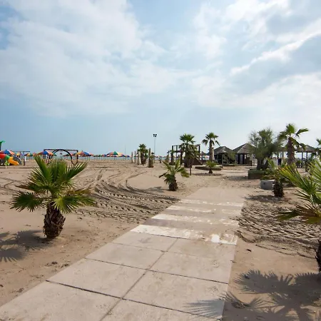 Spacious In With Terrace * Rosolina Mare
