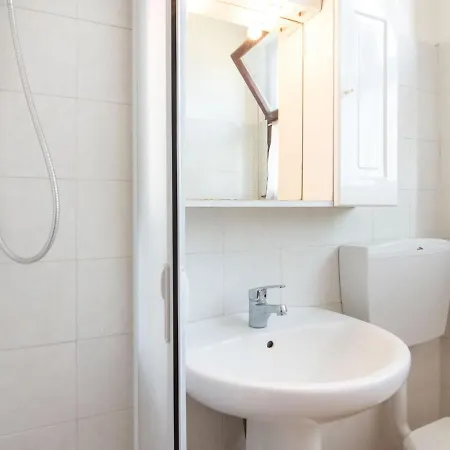 Spacious In With Terrace Apartment