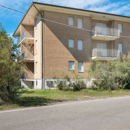 Spacious In With Terrace Apartment